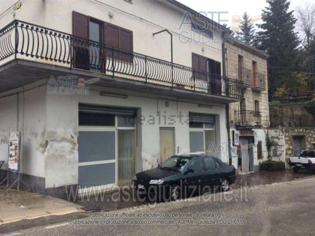 Appartamento in vendita di 394 m² in Contrada Parello, 2