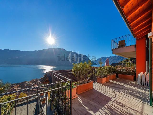 Appartamento in vendita di 395 m² in Via Vecchia Regina