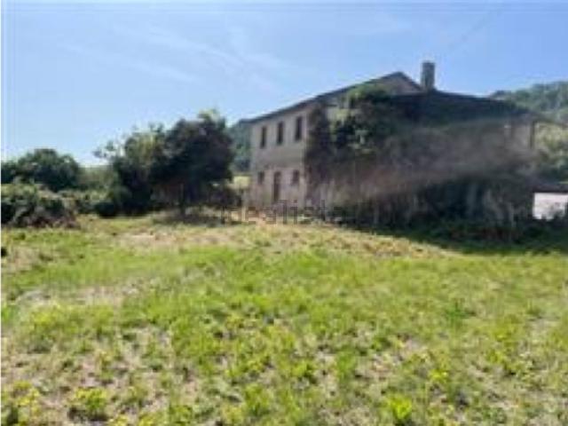 Appartamento in vendita di 395 m² in Contrada Montecamauro