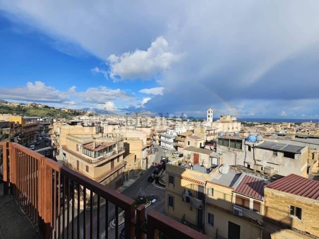 Appartamento in vendita di 396 m² in Viale Europa, 155