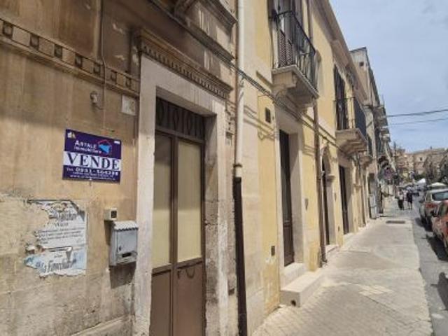 Appartamento in vendita in Via Salvatore La Rosa 50, Centro, Noto