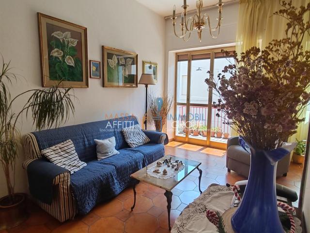 Appartamento in vendita in viale eugenio chiesa 21, Massa