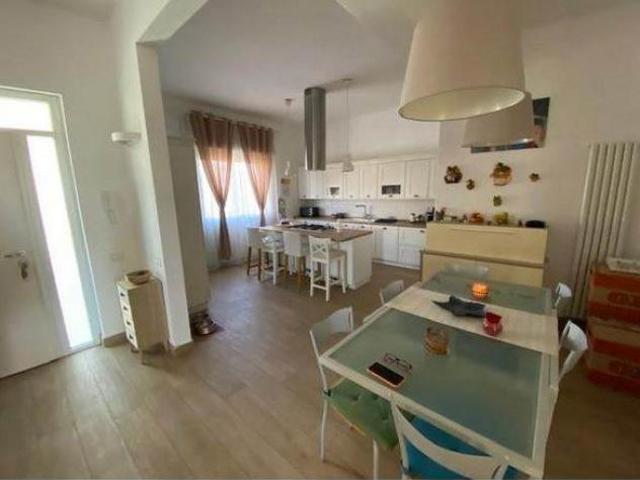 Appartamento in Vendita in zona SAN FREDIANO con giardino