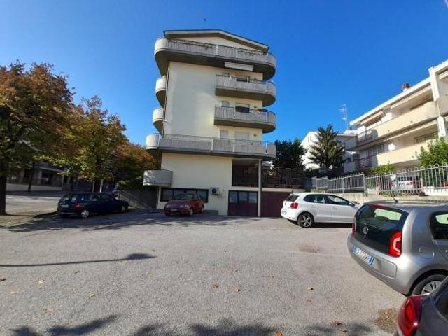 Appartamento in Vendita in zona SEMICENTRO