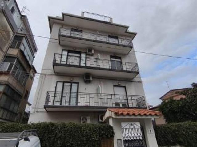 Appartamento in vendita in contesto signorile