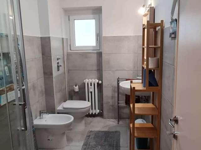 Appartamento in Via Abelardo Pecorini, Milano, di 140 m² con 4 camere da letto