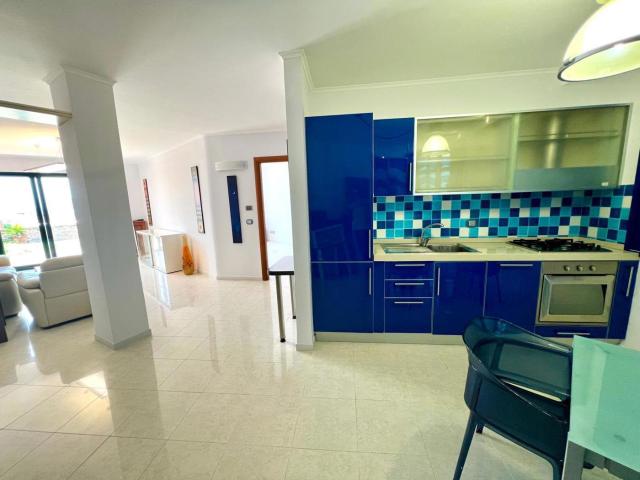 Appartamento in via camilla, Pozzuoli, NA