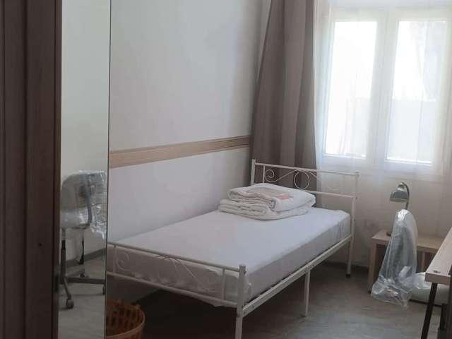 Appartamento in Via Castellammare, Milano, di 120 m² con 4 camere da letto