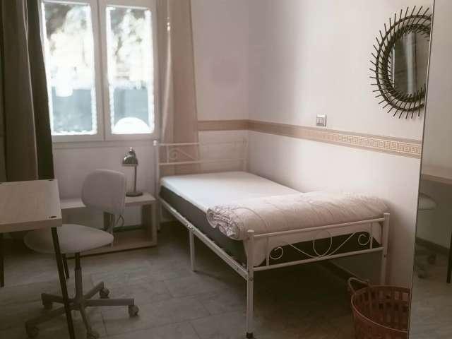 Appartamento in Via Castellammare, Milano, di 120 m² con 4 camere da letto