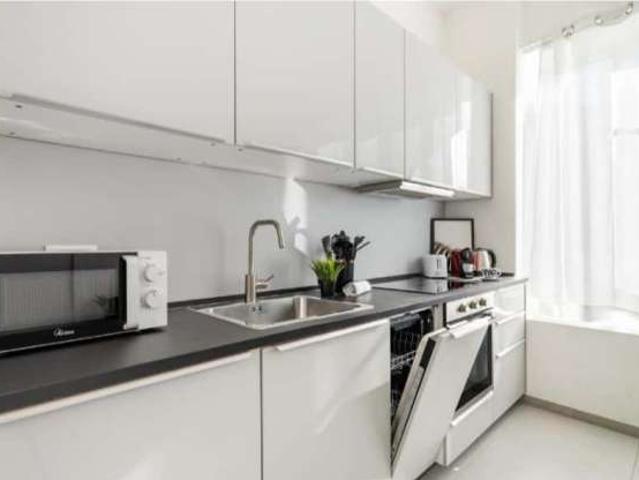 Appartamento in Via Costantino Baroni, Milano, di 40 m² con 1 camera da letto