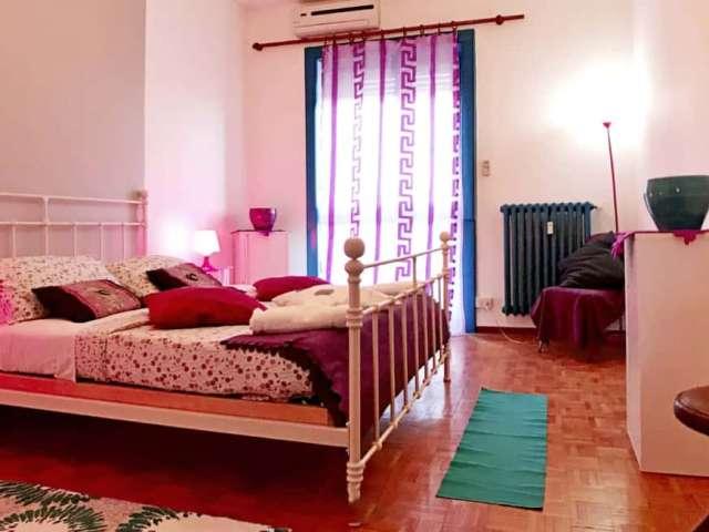 Appartamento in Via Ferrante Aporti, Milano, di 130 m² con 5 camere da letto