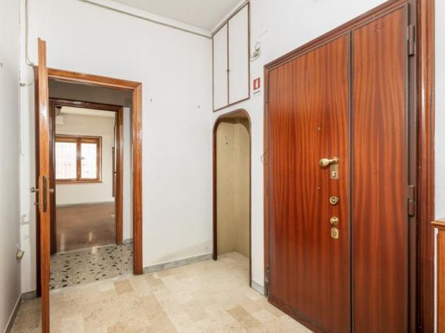 Appartamento in Via Giunio Silano