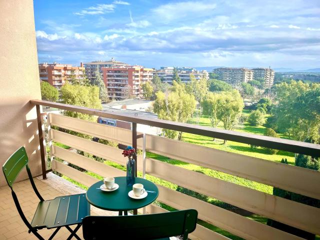 Appartamento in Via Simone Martini, Roma di 50 m²