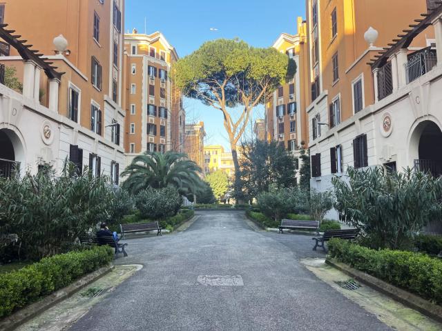 Appartamento in via Taranto 95, Roma, RM