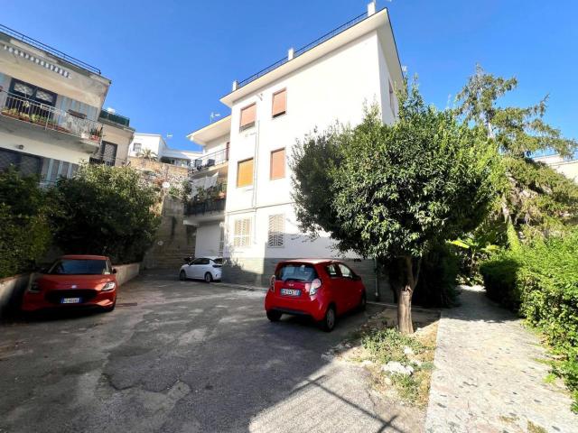 Appartamento in via tripergola, Pozzuoli, NA