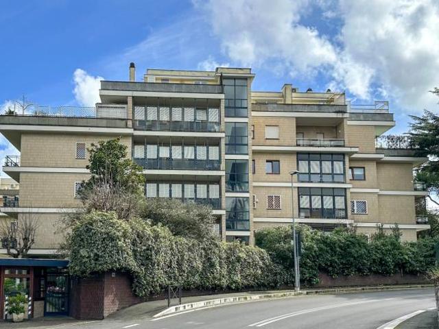 Appartamento in Viale Cortina d'Ampezzo