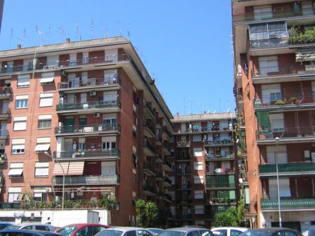 Appartamento in Viale Marco Fulvio Nobiliore