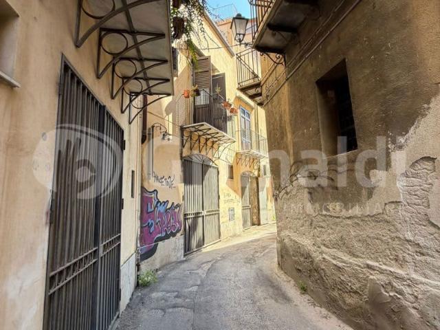 Appartamento in Vicolo Cassarelli 12, Palermo, PA