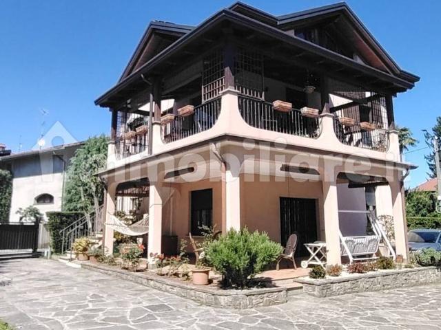 Appartamento in villa, buono stato, 190 m², Camparada