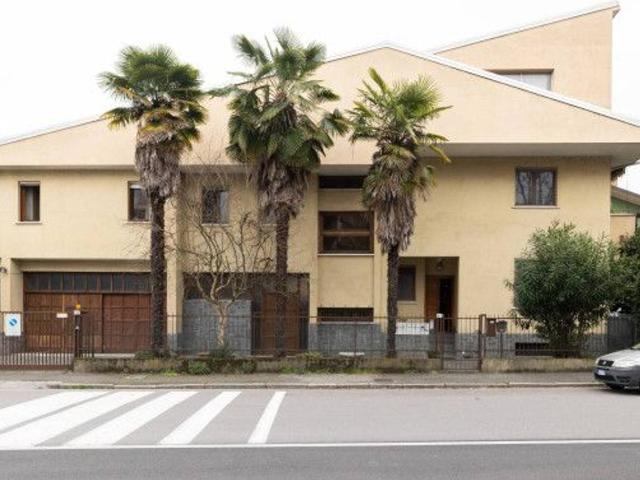 Appartamento in villa in vendita a Novara
