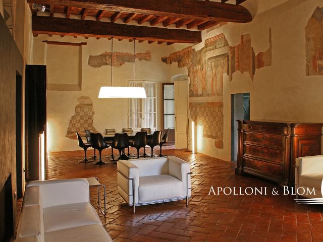 Appartamento in villa storica con giardino a nord di Firenze. 313m² Firenze