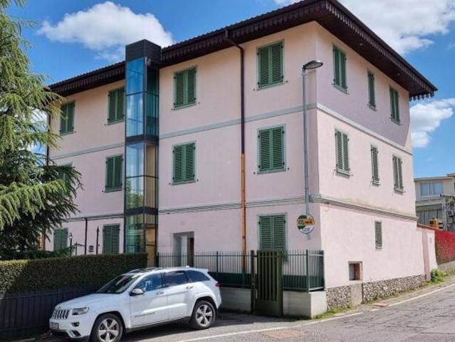 Appartamento in villa storica con giardino privato