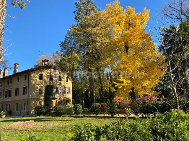 Appartamento in villa piazza San Tommaso 10, Centro, Ronchi dei Legionari