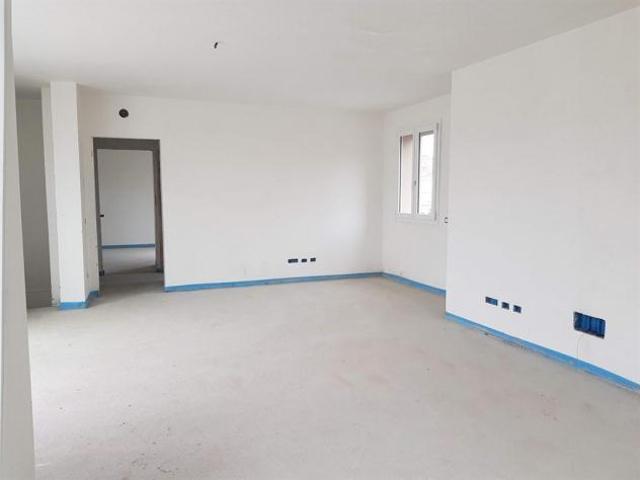 APPARTAMENTO IN VILLA QUADRILOCALE CON TERRAZZO