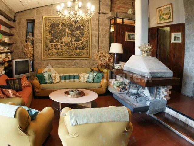 Appartamento in villa via Miralago, Centro, Albano Laziale