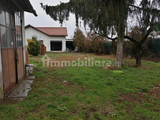 Appartamento in villa via Monte Grappa 10, Pertengo