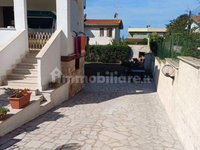 Appartamento in villa via Aurora Boreale 76, Lido di Cincinnato Sirene, Anzio