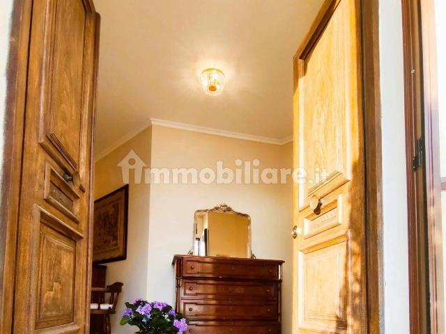Appartamento in villa via Antonio Sebastiani 7, Centro, Minturno