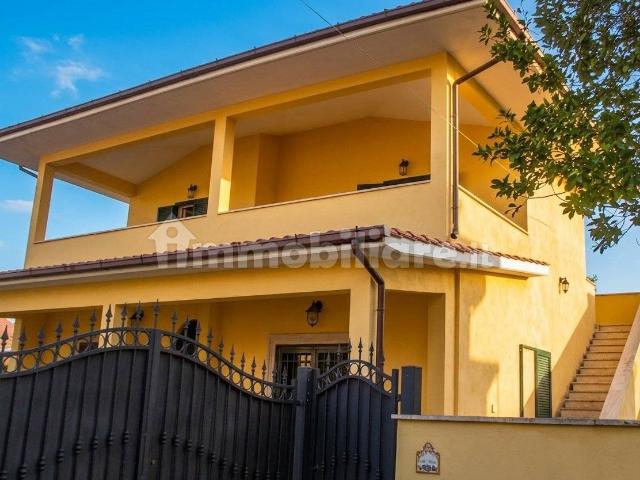 Appartamento in villa via Ardeatina 416, Lavinio Mare, Anzio
