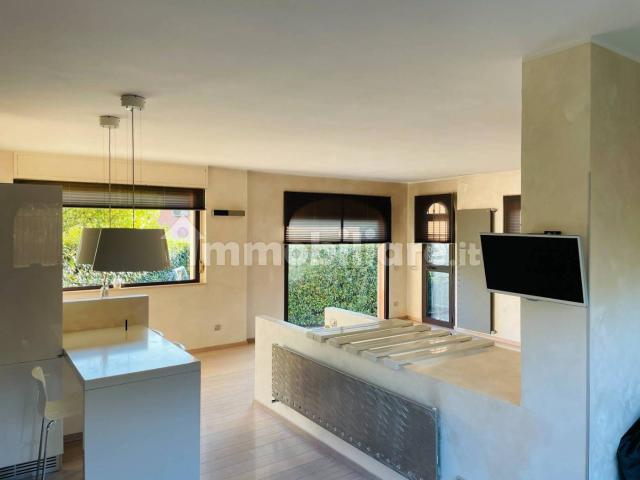 Appartamento in villa via Ardeatina 1239, Divino Amore, Roma
