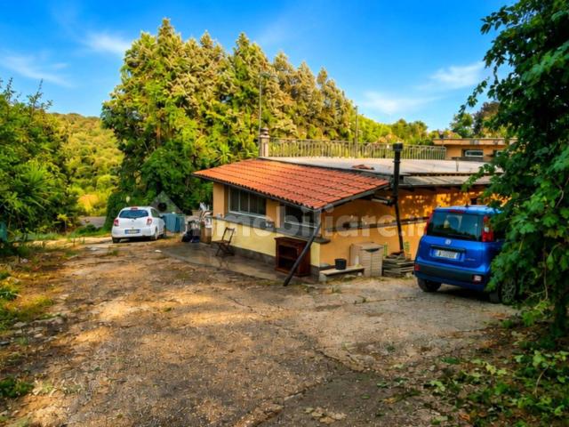 Appartamento in villa via Comunale di Martignano 28, Anguillara Sabazia