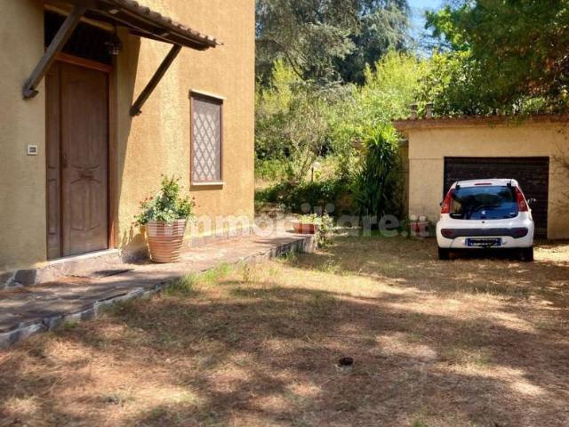 Appartamento in villa via dei Castagni 16, Fonte Vivola, Sutri