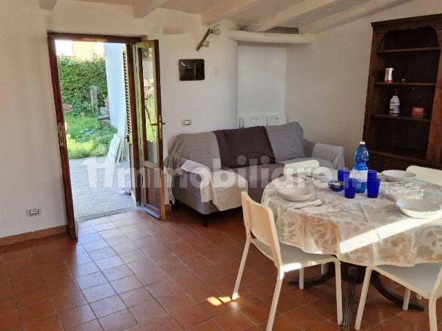 Appartamento in villa via dei Mughetti 85, Lido dei Pini, Anzio
