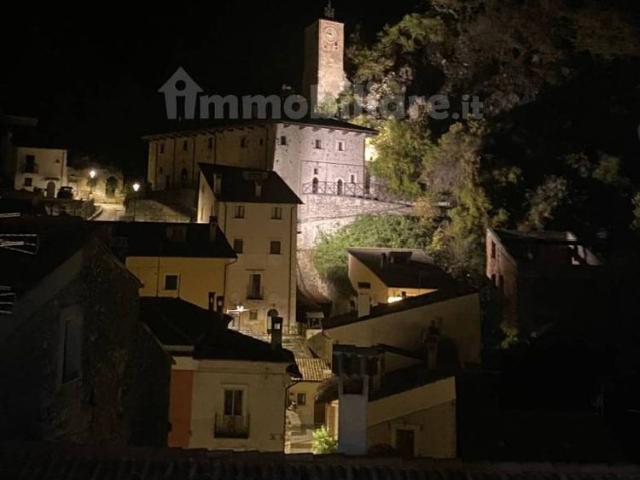 Appartamento in villa via della Chiesa 8, Centro, Rocca Pia