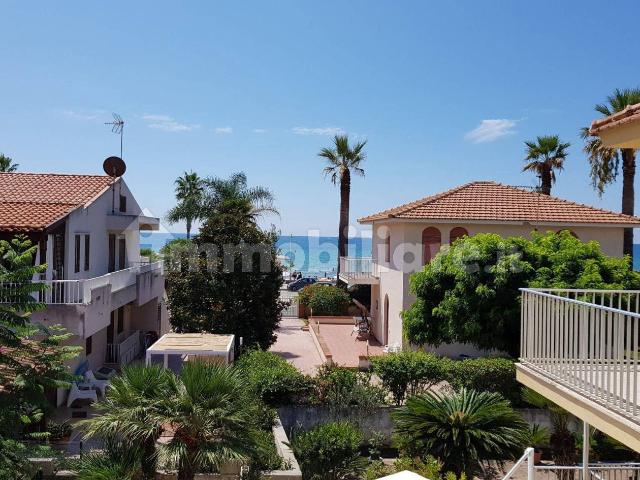 Appartamento in villa via delle Sirene 136, Marina di Ragusa Centro, Ragusa