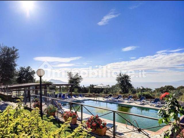 Appartamento in villa via Deserto, Centro, Massa Lubrense