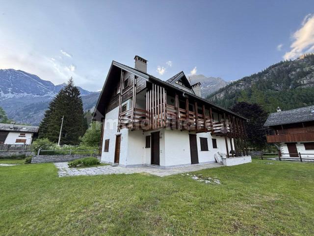 Appartamento in villa via Dorf, Staffa, Macugnaga