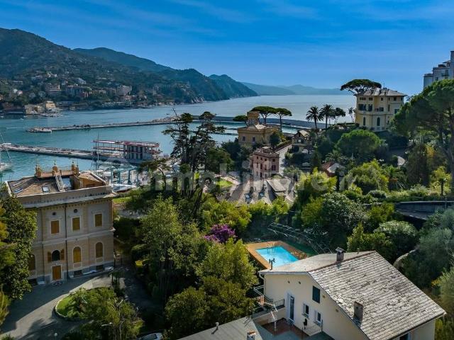 Appartamento in villa via G. Macera 25c, Porto, Rapallo