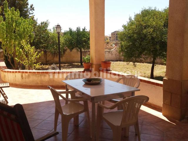 Appartamento in villa via Giorgio Sidney Sonnino 25, Noto