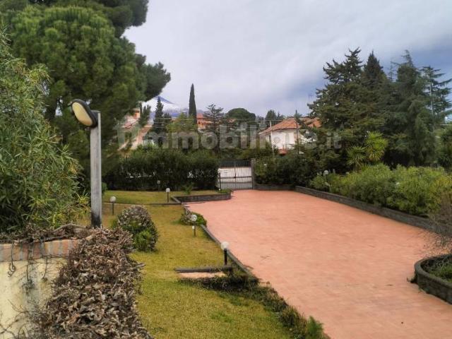Appartamento in villa via Giovanni Fattori 53, Centro, Mascalucia