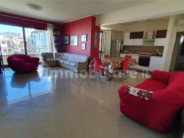Appartamento in villa via Giovanni Verga 15, Centro, Villafranca Tirrena