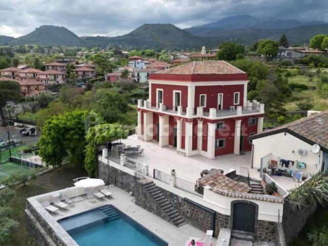 Appartamento in villa via Giuseppe Ungaretti 11, Aci Sant'Antonio