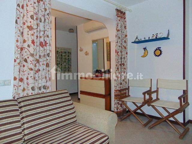 Appartamento in villa via Giuseppe Verdi 86, Centro, San Felice Circeo