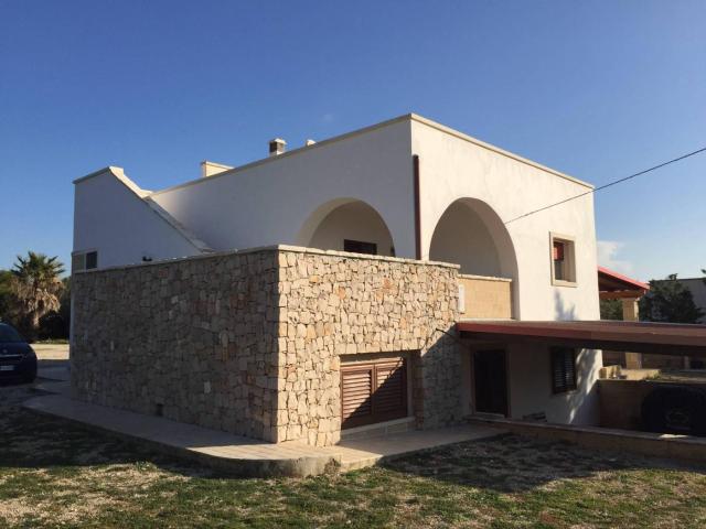 Appartamento in villa via Litoranea, Salve