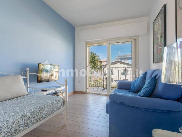 Appartamento in villa via Plinio 1, Centro, Roseto degli Abruzzi