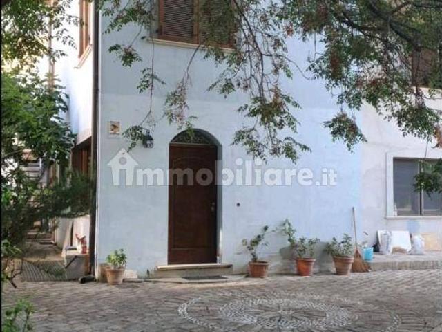 Appartamento in villa via Raffaele Leporta 46, Colli Gesuiti, Pescara